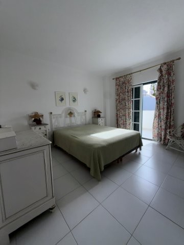 23 : Moradia T2 com 3 Wc, Orientação Solar  a Sul