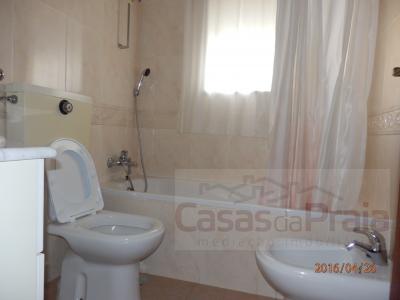 4  : 2 bedroom apartment with garage